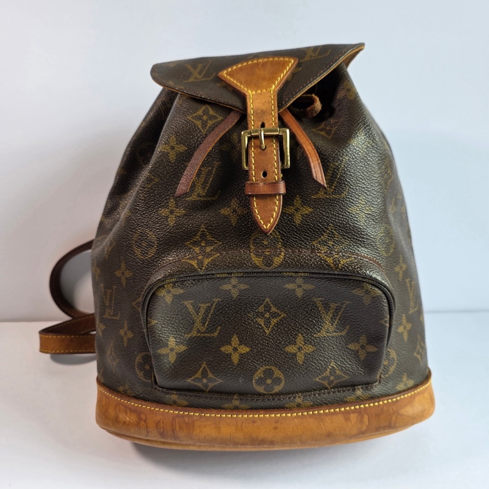 Authentic LOUIS VUITTON Montsouris MM Bag